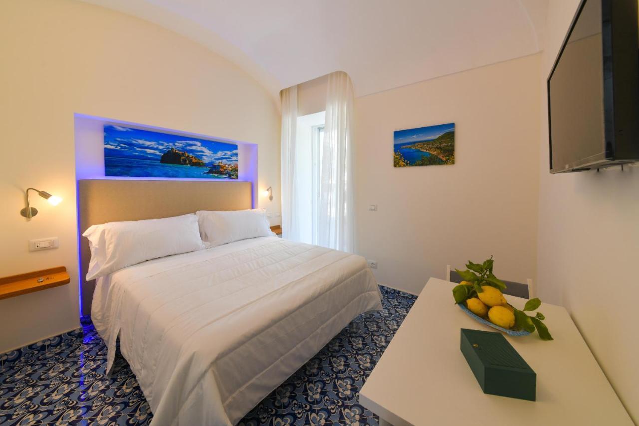 Ischia Mavilan Luxury Apartments Bagian luar foto